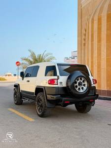 Toyota FJ Cruiser VXR 2012 Usado, SUV Usado, Volante a la Izquierda, Automático, R17, Tracción en las Cuatro Ruedas, Portaequipajes de Aluminio, Asientos de Tela Oscura |   Listo para Exportar - Product Image 6
