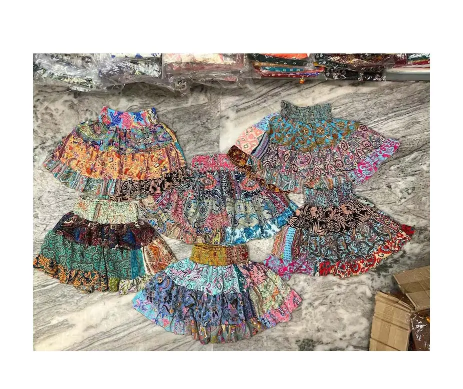 Lote por atacado saia curta de seda, mini saia curta de trabalho de remendo, roupa de festa de festival, estilo boho hippy, sari de seda reciclada verão