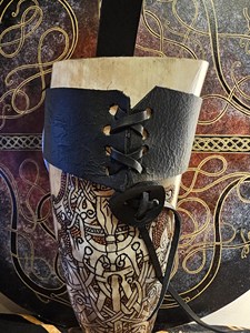 Corne à boire Viking Animal écologique avec gravure à la main 3D de haute qualité - Product Image 3