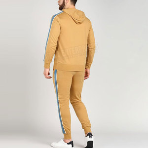 Top Trending Slim Fit Hombres Chándal OEM Servicio Hombres Chándal Mangas largas y tela ligera Hombres Chándal - Product Image 2