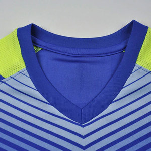 Conjunto de camiseta y pantalones cortos de fútbol personalizable con impresión por sublimación para el uniforme de fútbol por sublimación del Club Escolar del equipo - Product Image 4