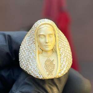 Anillo de Plata de Ley 925 Chapado en Oro de 18K con Diseño de la Virgen María, Estilo Hip Hop Personalizado, con Incrustaciones de Moissanita VVS, Joyería Religiosa - Product Image 1