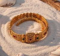 Bracelet élégant en or de haute qualité, finition de créateur fantaisiste, bijoux élégants pour femmes, idéal pour les soirées, les événements festifs et les mariages