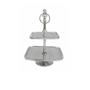 Support décoratif en métal pour table de dessert, style européen, finition dorée brillante, support à gâteau en métal avec dôme, fabrication en Inde - Product Image 3