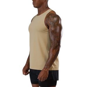 Débardeur de musculation pour hommes, sans manches, design découpé, vente en gros, prix bas, coupe ajustée, côtelé, élastique, stringer, maillot personnalisé - Product Image 2