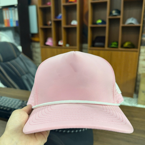 Sombrero de camionero con parche de cuero personalizado de primera calidad con logotipo grabado Gorra frontal de espuma deportiva para deportes al aire libre Declaración de marca elegante - Product Image 4