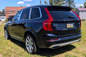 Volvo XC90 T8 E-A W D Excellence 2017 d'occasion, modèle de luxe ultra-rare, groupe motopropulseur hybride rechargeable de 400 ch, bleu magique métallisé - Product Image 2