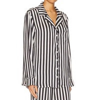 Ensemble de pyjama classique à rayures Midnight pour femmes sur mesure, 100 % polyester respirant, fermeture douce, vente en gros ODM, été 2026
