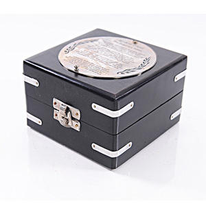 Boussole Horloge en Aluminium avec Boîtier en Bois, Modèle Décoratif 15.2Lx10.8Wx14H cm, Design Côtier, Léger, pour Table, Style Ancien et Moderne - Product Image 3