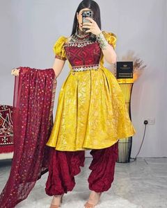 Robe en soie afghane faite à la main de haute qualité pour femmes vêtements vintage traditionnels pour l'été meilleur matériel-0702 - Product Image 1