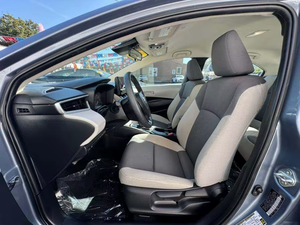 Corolla LE 2024, Sedán Automático con Tracción Delantera, Asientos de Tela, Neumáticos R17, Interior Claro, Volante a la Izquierda, Cámara Trasera - Product Image 3