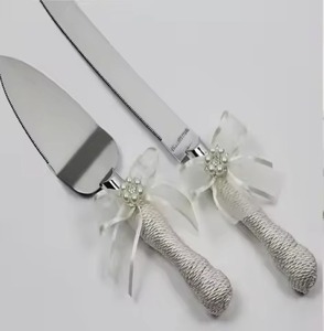 Luxury Metal Cake Server <b>Set</b> with Stylish Design Premium Non-Stick Coatings Eco-Friendly & Dishwasher Safe for Seamless <b>Baking</b> - Product Image 4