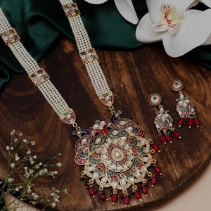 Conjunto de joyería tradicional india con Collar chapado en oro, pendientes para ocasiones especiales disponibles a los mejores precios - Product Image 5