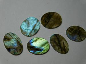 100% pierre précieuse de Labradorite taillée à facettes naturelles aux prix d'usine Lot de gros fournisseur de gemmes de Labradorite produit en vrac à vendre - Product Image 4