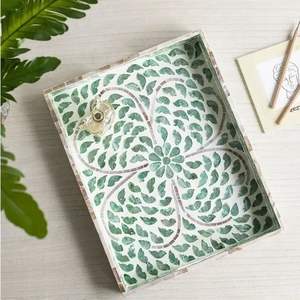 Plateau à balai en bois élégant, conçu pour le style d'intérieur contemporain et la décoration intérieure attrayante avec un design en incrustation de perles - Product Image 6