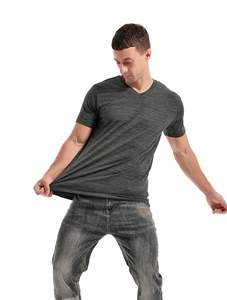 T-shirts pour hommes imprimés sur mesure en tissu de coton parfaits pour les promotions d'événements d'été ou votre propre déclaration de marque élégante - Product Image 5