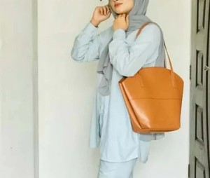 Sac à main en cuir véritable de grande capacité pour femmes élégantes et chics avec fermeture à glissière avec logo personnalisé Look portable et unique - Product Image 6