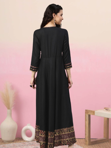 Robe Angrakha style Anarkali en rayonne imprimée pour femmes, longueur mollet, col en V, manches trois quarts, tenue ethnique traditionnelle, noir - Product Image 3