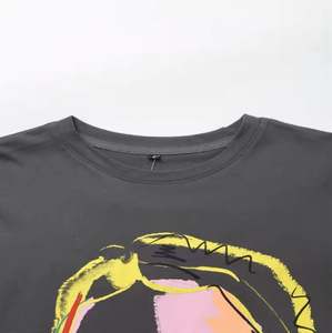 T-shirt pour femmes, design graphique, tissu en coton, fabricant OEM, fournisseur direct - Product Image 3