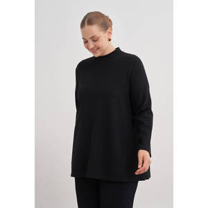 Sweat-shirt tricoté noir à col montant pour femme avec fermeture éclair, coupe ample, idéal pour l'hiver - Product Image 3