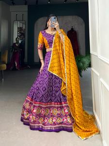 Lehenga choli & dupatta กับ bandhej และ patola พิมพ์ฟอยล์ทำงานตามเทศกาลพิเศษ - Product Image 2