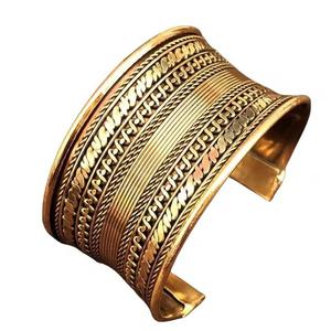 Brazalete de metal oxidado, diseño de escultura moderna china, joyería para mujer, regalo nupcial étnico tradicional, venta al por mayor, premium, a granel - Product Image 1