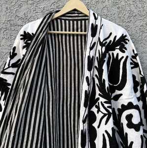 Chaqueta de Invierno de Manga Larga de Algodón Ecológico Transpirable, Bordada con Suzani Teñido a Mano, Estilo Vintage sin Costuras - Product Image 2