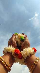 Gajra ScrunchieวงผมSangeet Mehndiรอมฎอนโปรดปรานสุทธิของขวัญมายองจันทร์สร้อยข้อมืออินเดียGaney Ganaasของขวัญเพื่อนเจ้าสาว - Product Image 5