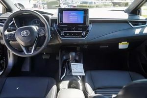 2024 Toyota Corolla XSE AWD Sedan Asientos de cuero para interiores oscuros 4L Motor R17 Ruedas de aleación Cámara trasera Automática/Manual - Product Image 5