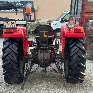 รถแทรกเตอร์เดินตาม Massey Ferguson 240 75 แรงม้า 4 ล้อ ขับเคลื่อน 4 ล้อ มือสองและใหม่ พร้อมเครื่องยนต์และเกียร์ จัดส่งรวดเร็วสำหรับใช้งานในฟาร์ม - Product Image 3