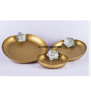 Bol Urli en métal plaqué or de qualité supérieure, design papillon, pour servir des fruits secs lors de mariages et de réceptions - Product Image 3