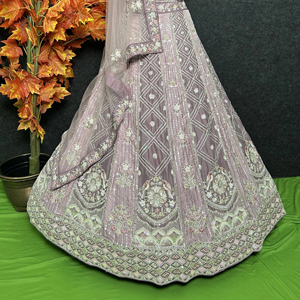 Ensemble Lehenga de mariée en gros avec broderie Zari à paillettes lourdes pour les fiançailles et les tenues de fête en tissus de couleur riche - Product Image 5
