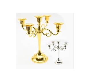 Elegantes candelabros blancos disponibles en diseño moderno de metal, perfectos para mesa de comedor, decoración del hogar y bodas, centro de mesa de tendencia - Product Image 6