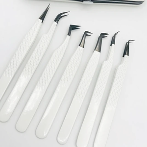 Logo personnalisé gratuit Volume 90 degrés marque privée en acier inoxydable anti-magnétique pince à sourcils pointe lisse pince à cils - Product Image 2