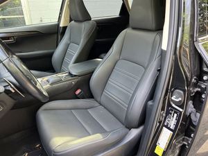 2021 L-e-x-u-s N X 300 AWD faible kilométrage et prix abordable en stock prêt pour l'expédition - Product Image 5