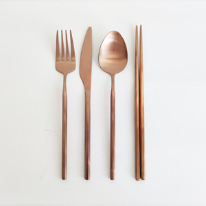 Deux Cuillères 2 Fourchettes Couteau Unique 5 Pcs Couverts Ensemble Décoratif En Acier Inoxydable Vaisselle Unique Couverts En Couleur Or Rose - Product Image 4