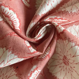 ผ้าฝ้ายพิมพ์ลายดอกไม้แบบแฮนด์บล็อก ลายเถาวัลย์วินเทจ - Product Image 1