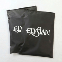 Sacs d'emballage en plastique CPE dépoli mat avec logo personnalisé pour vêtements, t-shirts, sweats à capuche, sacs de rangement à fermeture éclair pour vêtements