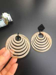 Pendientes de moda hechos a mano con cuidado Diseños únicos Cómodos de usar Ideal para regalos y estilo personal - Product Image 3