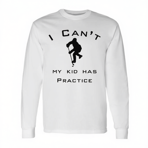 T-shirt à manches longues pour parents occupés « Je ne peux pas, mon enfant a des entraînements de hockey » pour les familles actives - Product Image 2