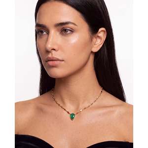 Collar con Colgante de Esmeralda en Oro Blanco Rodio con Diamantes y Perla, Regalo Cristiano de Moda para Compromiso - Product Image 2