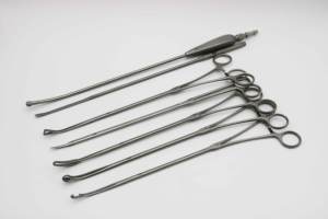 คีมจับฟองน้ำคุณภาพสูง เครื่องมือผ่าตัดหน้าอกคุณภาพสูง ขายดี คีมจับฟองน้ำแบบข้อต่อคู่ คีมจับฟองน้ำสำหรับผ่าตัดหน้าอก - Product Image 2