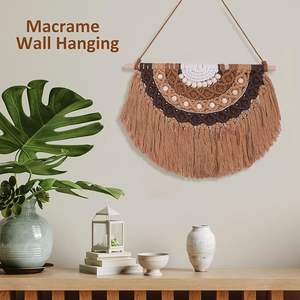 Produit de bonne qualité, décor mural en macramé avec des détails artisanaux et une texture fluide, parfait pour les maisons avec des palettes de couleurs douces - Product Image 3