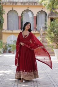 Vestido moderno de diseño elegante de moda, vestido de imitación floreciente de calidad de exportación India Dupatta con bordado Zari, trabajo de lentejuelas a la venta - Product Image 3