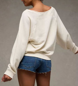 Dernier sweat-shirt à manches longues décontracté surdimensionné pour femmes avec capuche motif personnalisé hors de l'épaule haut tricoté à capuche pour les hivers - Product Image 2