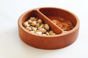 Cuenco de madera de acacia rústico | Cuenco para servir y ensaladas seguro para Alimentos | Utensilios de cocina hechos a mano - Product Image 4