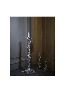 Bougeoir en métal à double bras avec un design symétrique et une sensation élégante adapté à la salle à manger ou aux présentoirs de manteau - Product Image 4