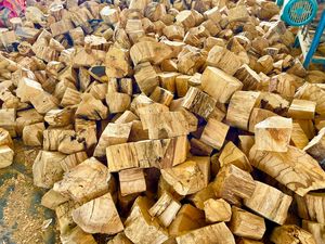 Varitas de Palo Santo Sostenible Premium de Perú | 100% Natural, de Origen Ético, Recolectado a Mano - Product Image 2