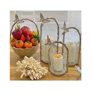 Juego de tres portavelas de vidrio y aluminio con portavelas de Calidad exclusiva para uso en restaurante de hotel - Product Image 1