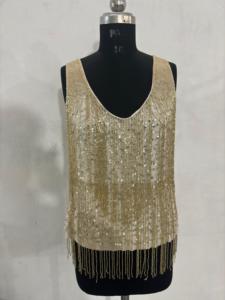 เสื้อกล้ามผ้าไหมถักแบบระบายอากาศได้จูเลียตพร้อมเลื่อมคอวีและขอบลูกปัดสำหรับสวมใส่ในคลับ - Product Image 4